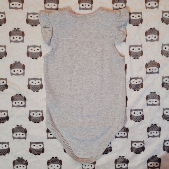 ❄️ 18m | CK | Butterfly Shoulder Bodysuit/Onesie - Picture 3 of 5